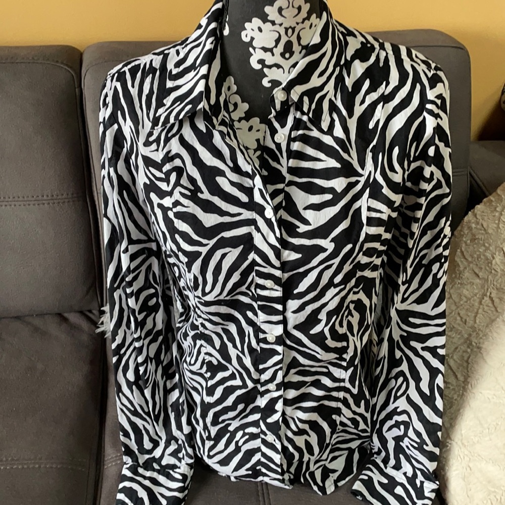 JONES NEW YORK Zebra Print Button Down Shirt